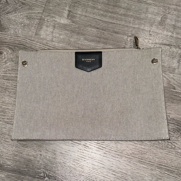 GIVENCHY BLACK EMBOSSED LOGO BOND LEATHER GOLD HARDWARE SHOULDER TOTE BAG - Picture 9 of 15